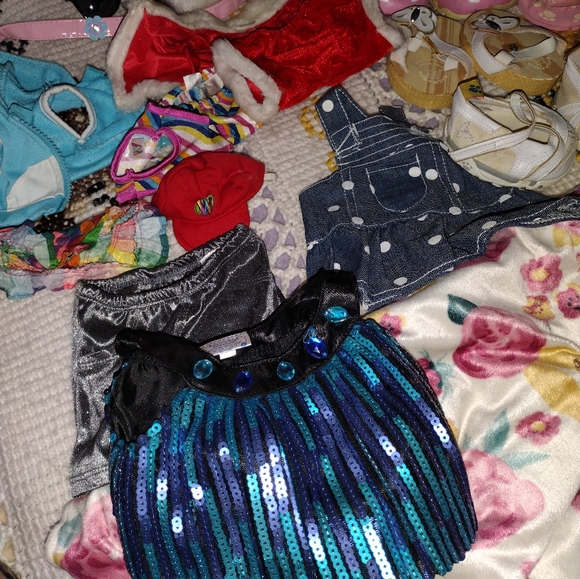 Lot of wyze and build a bear clothes - Picture 2 of 10